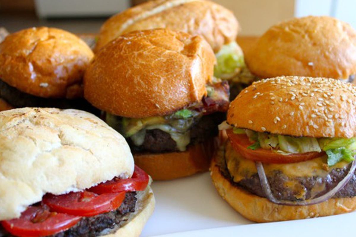 <a href="http://sf.eater.com/archives/2011/04/26/unholy_union.php">An unholy union of Bay Area burgers</a> 