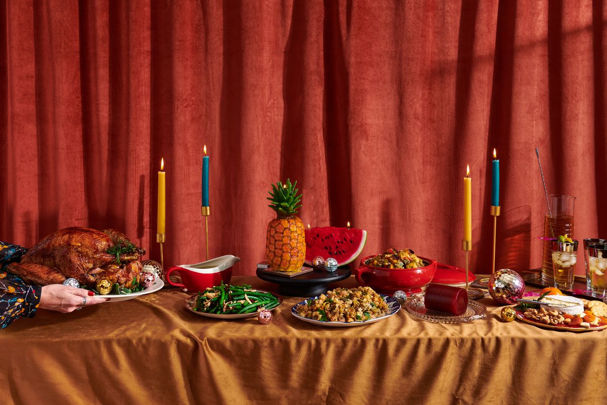 stylish holiday tablescape