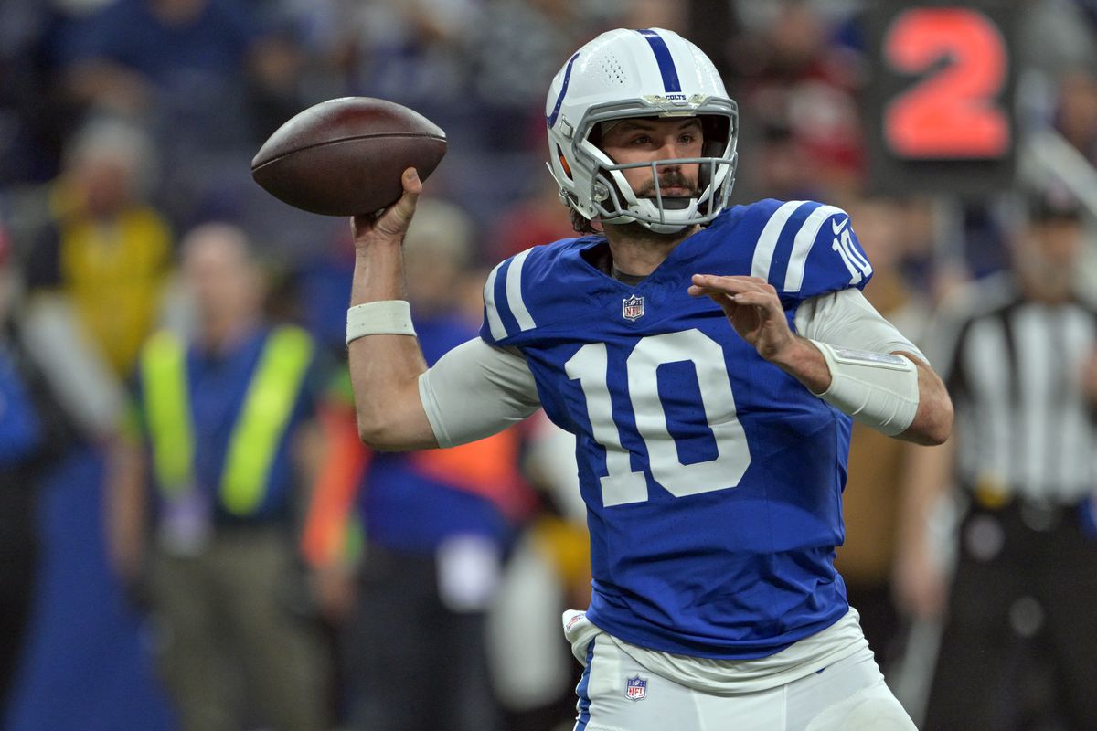 Indianapolis Colts quarterback Gardner Minshew (10) throws a pass during the second half against the Tampa Bay Buccaneers at Lucas Oil Stadium.