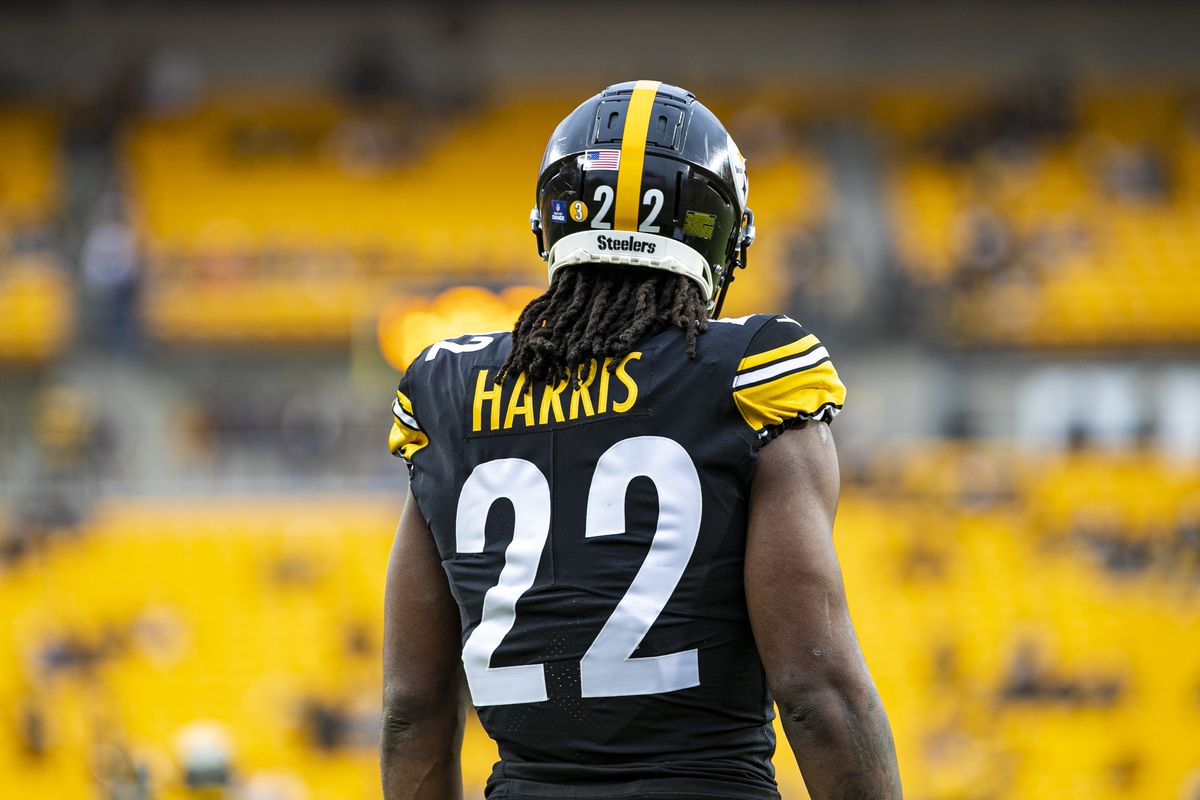Pittsburgh Steelers running back Najee Harris (22) looks on during the national football league game between the Baltimore Ravens and the Pittsburgh Steelers on December 11, 2022 at Acrisure Stadium in Pittsburgh, PA.