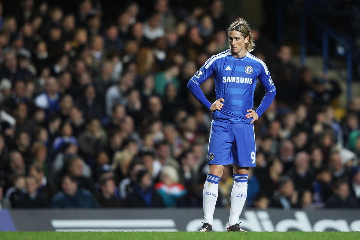 LONDON, ENGLAND - DECEMBER 31: Fernando Torres of Chelsea looks dejected during the Barclays Premier League match between Chelsea and Aston Villa at Stamford Bridge on December 31, 2011 in London, England.  (Photo by Ian Walton/Getty Images)