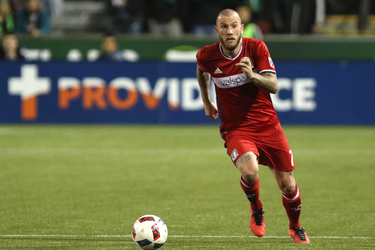 The Chicago Fire officially announced the signing of midfielder John Goossens Monday. 