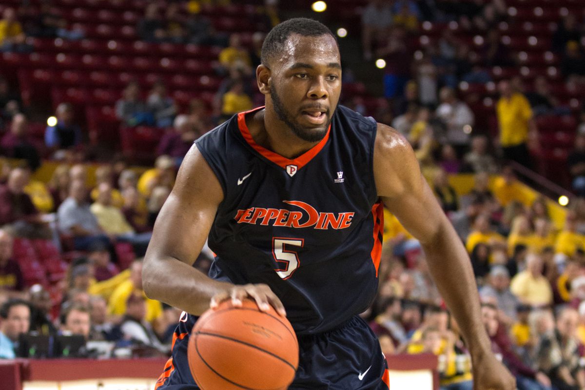 Stacy Davis will lead the Waves against the Cougars on Thursday