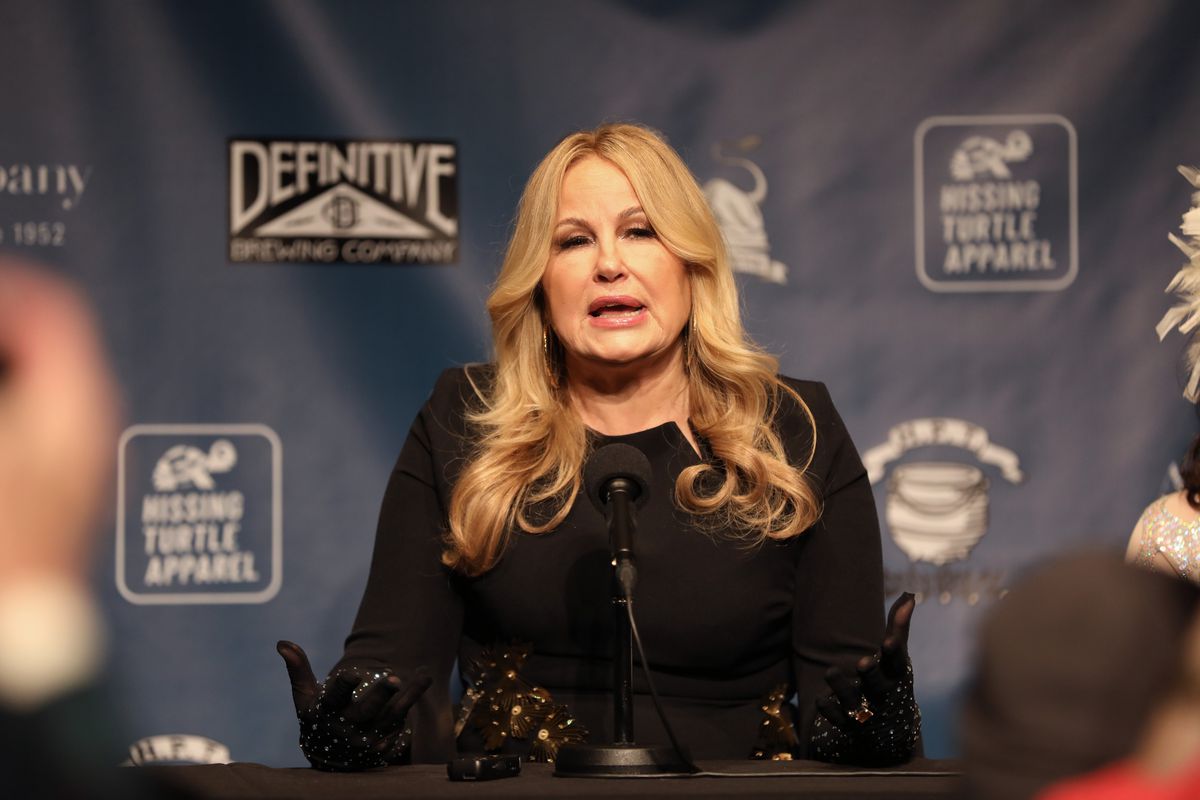Hasty Pudding Theatricals Honors Jennifer Coolidge As 2023 Woman Of The Year
