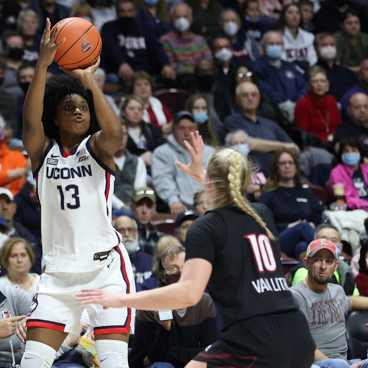 UConn women's basketball dropped by No. 6 Louisville, 69-64 - The UConn Blog