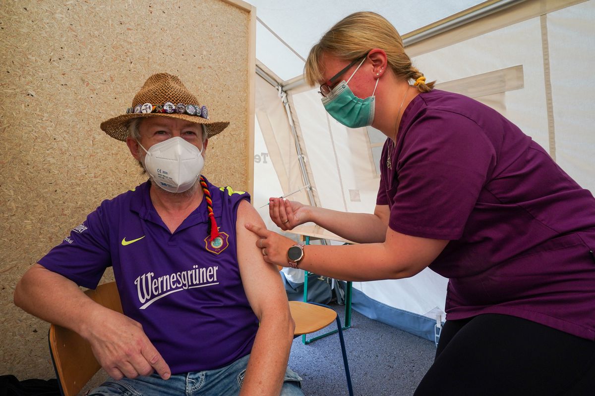 Coronavirus - Vaccination campaign “Glück Auf, Ärmel rauf!”