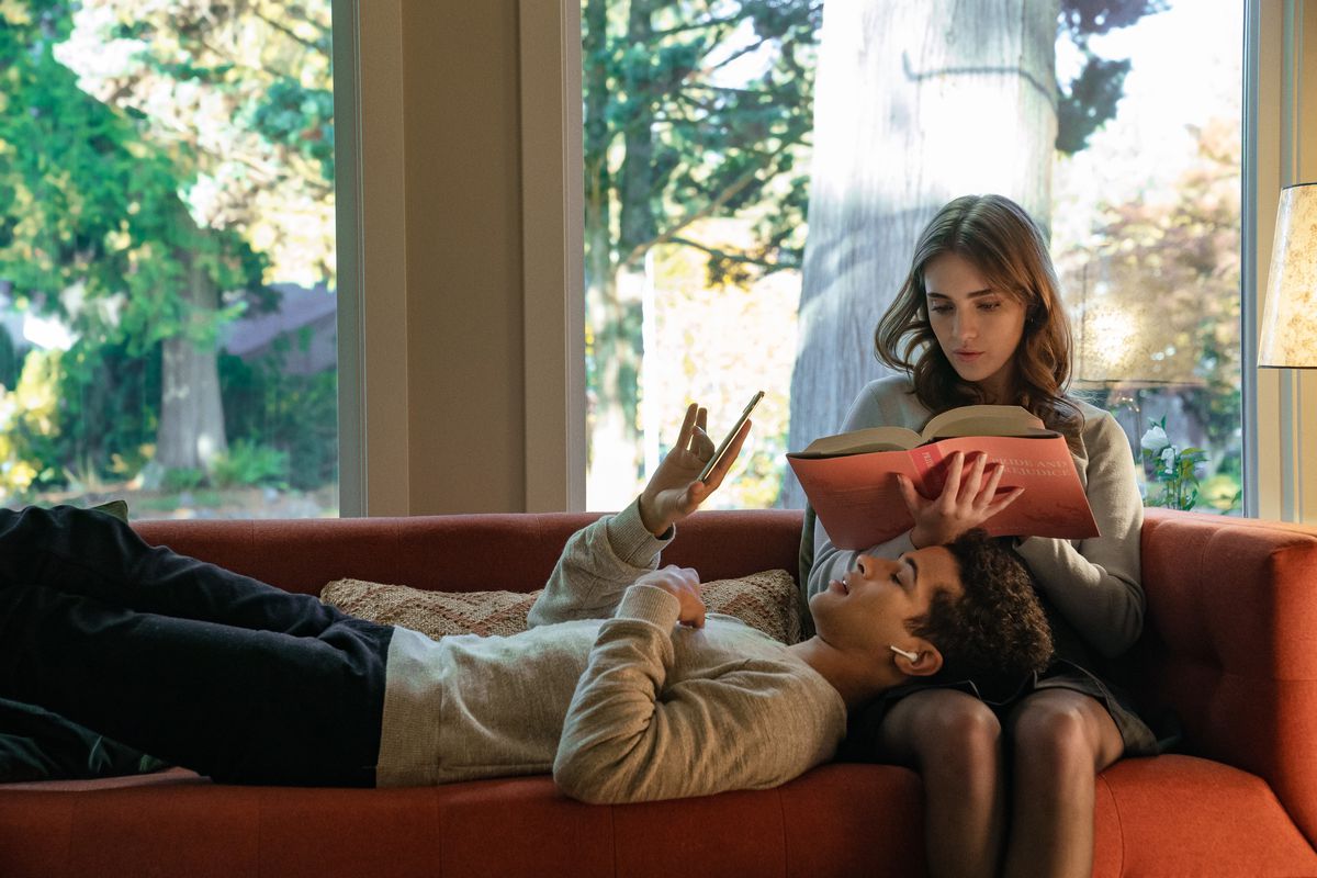 Jordan Fisher as Aiden and Talia Ryder as Clare in Hello, Goodbye, and Everything In Between.