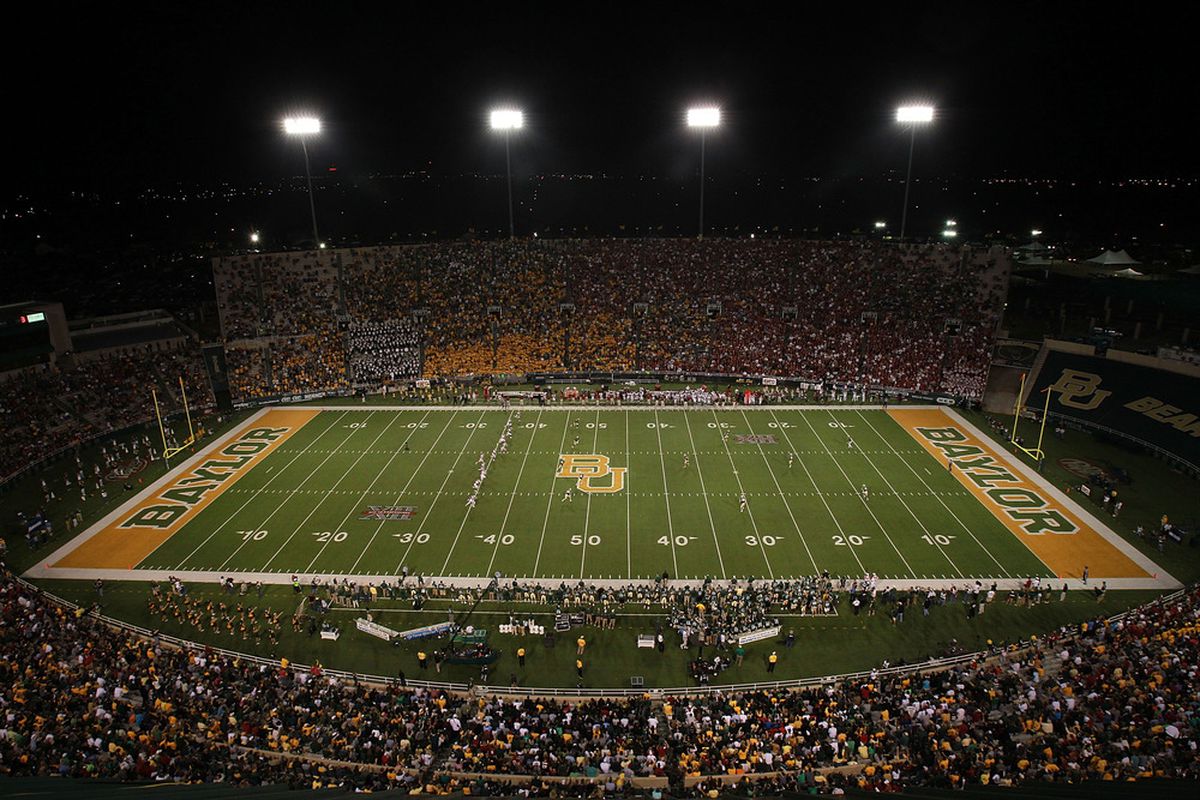 WACO, TX - NOVEMBER 19:  A general view of play between the Oklahoma Sooners and the Baylor Bears at Floyd Casey Stadium on November 19, 2011 in Waco, Texas.  (Photo by Ronald Martinez/Getty Images)