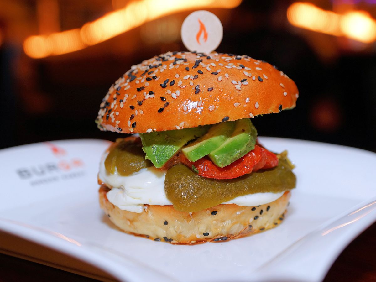<span data-author="-1">Hell’s Kitchen Burger at Gordon Ramsay&nbsp;Burger </span>