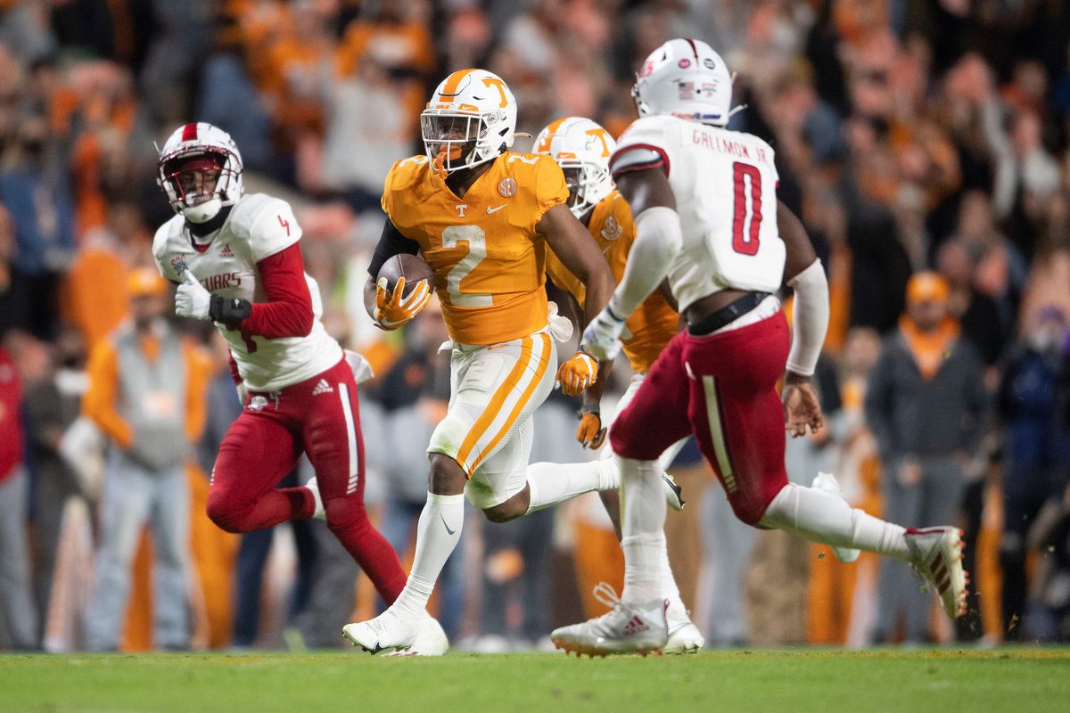 Tennessee running back Jabari Small (2) on the run play in the NCAA football game between the Tennessee Volunteers and South Alabama Jaguars in Knoxville, Tenn. on Saturday, November 20, 2021.