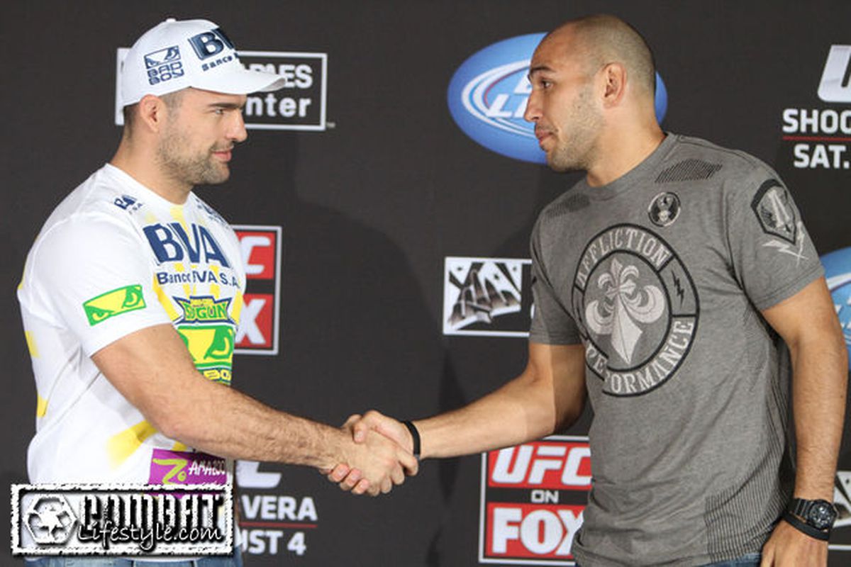 Shogun Rua (left) shakes Brandon Vera's (right) hand at the UFC on Fox 4 press conference. Photo by Tracy Lee via <a href="http://www.combatlifestyle.com/pics/albums/080212ufc/1014.jpg">combatlifestyle.com</a>