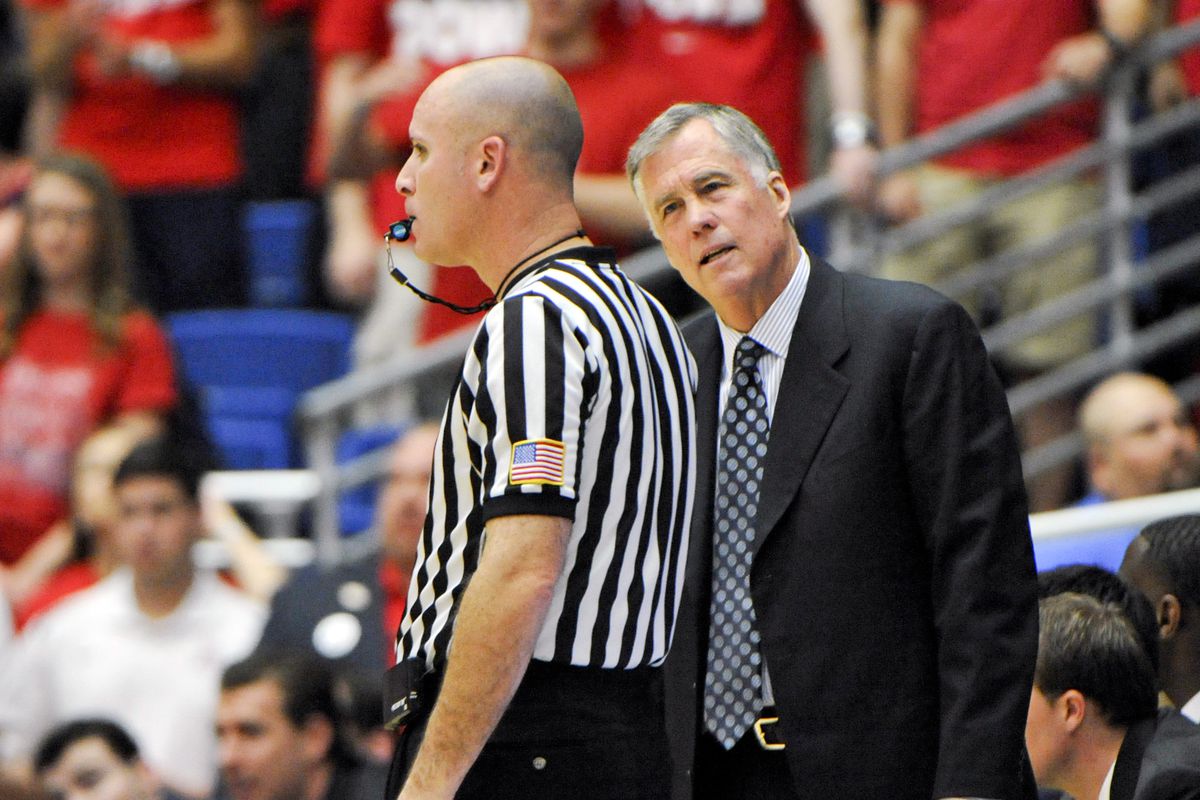 This is an old pic but the look on Mike Montgomery's face is about nicest thing that can be said by the job down by referee Michael Greenstein and his fellow refs last night. 