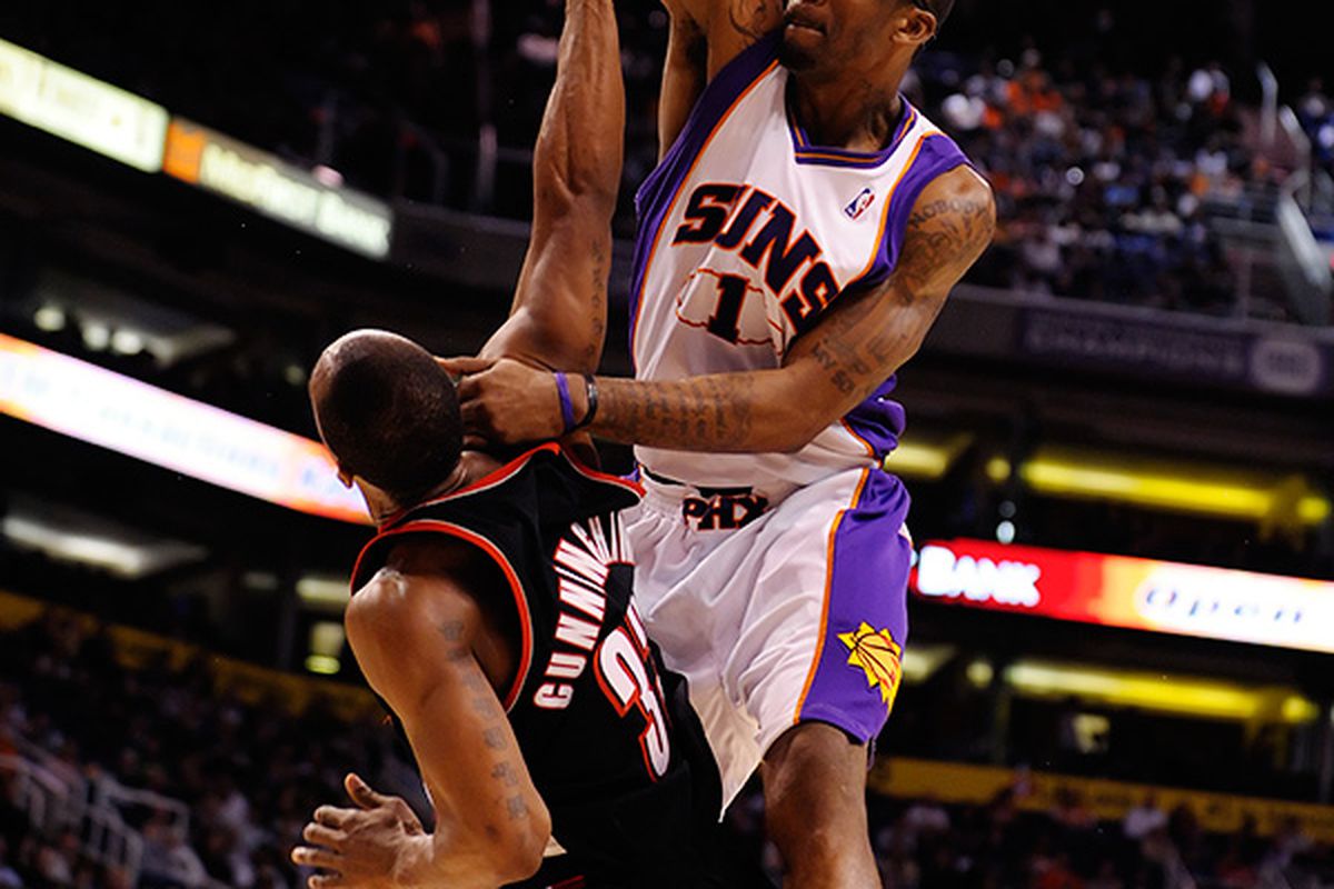 Remember this Amare dunk on Dante Cunningham? I am sure Dante (and his future children) do. (Photo by Max Simbron)