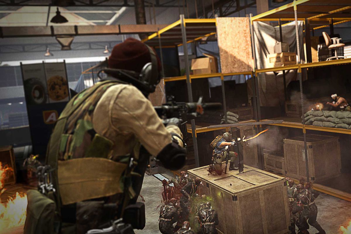 Players in Call of Duty: Warzone’s Superstore fighting zombies