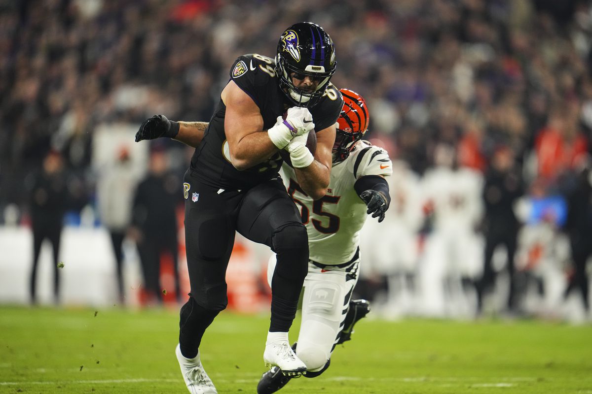 Mark Andrews #89 of the Baltimore Ravens runs the ball during an NFL football game against the Cincinnati Bengals at M&amp;T Bank Stadium on November 16, 2023 in Baltimore, Maryland.
