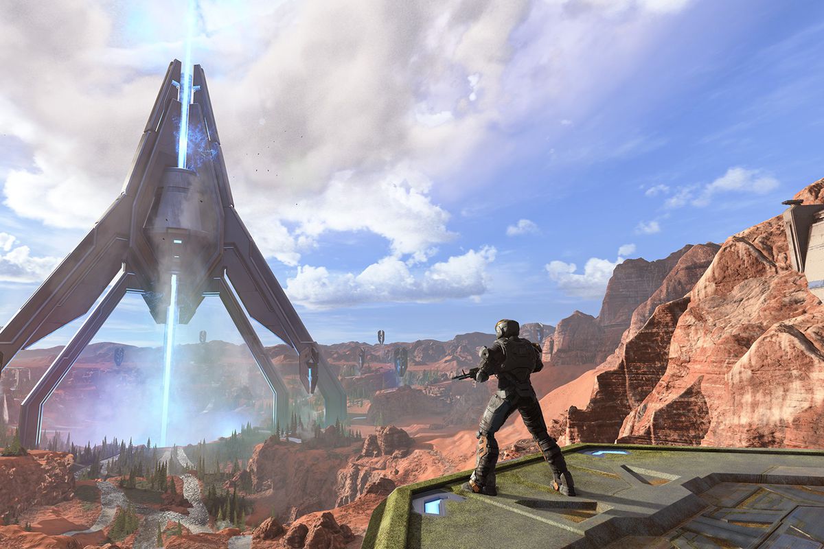 A Spartan stares at a giant forerunner spire in Oasis, a new BTB map introduced in season 3.