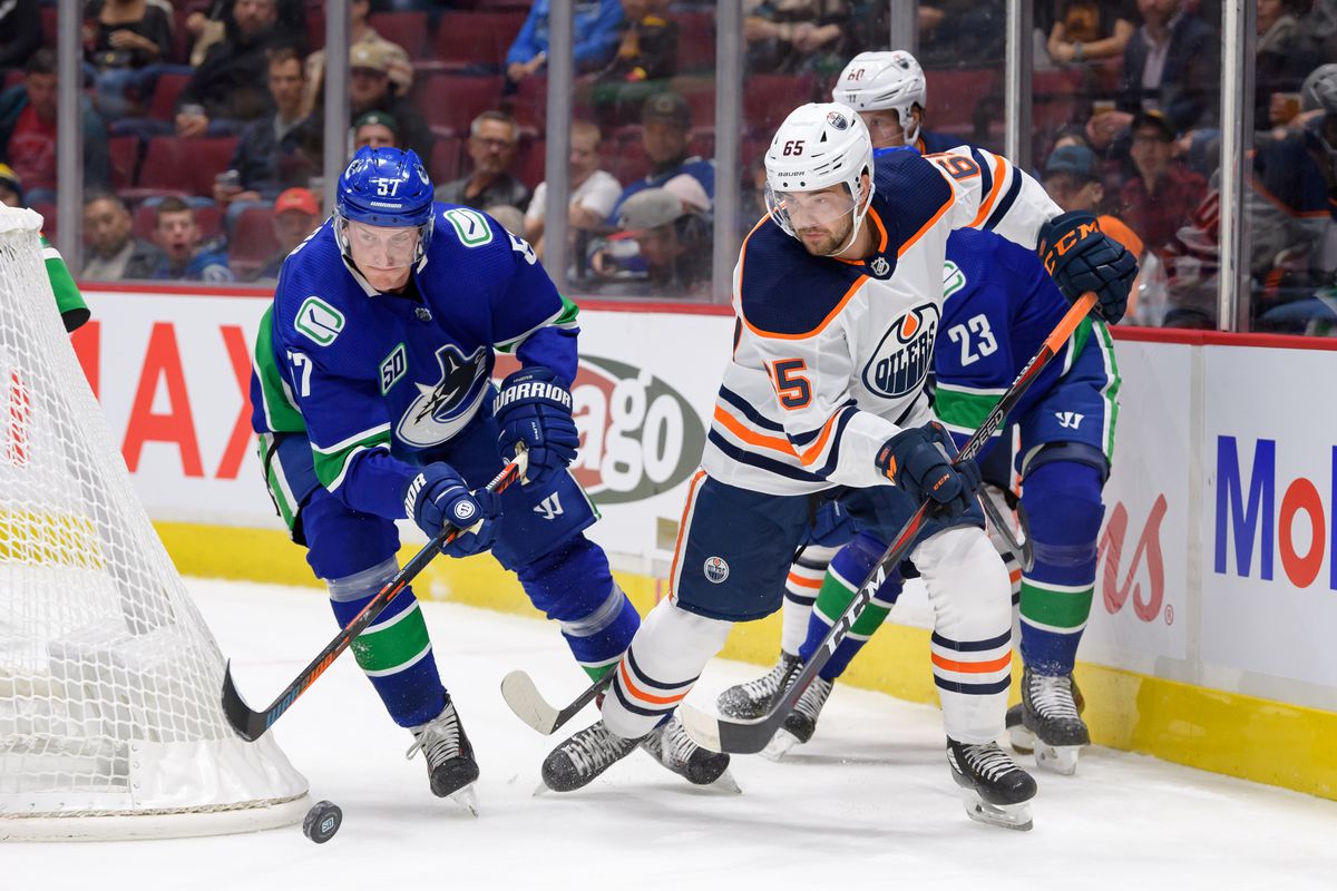 NHL: SEP 17 Preseason - Oilers at Canucks