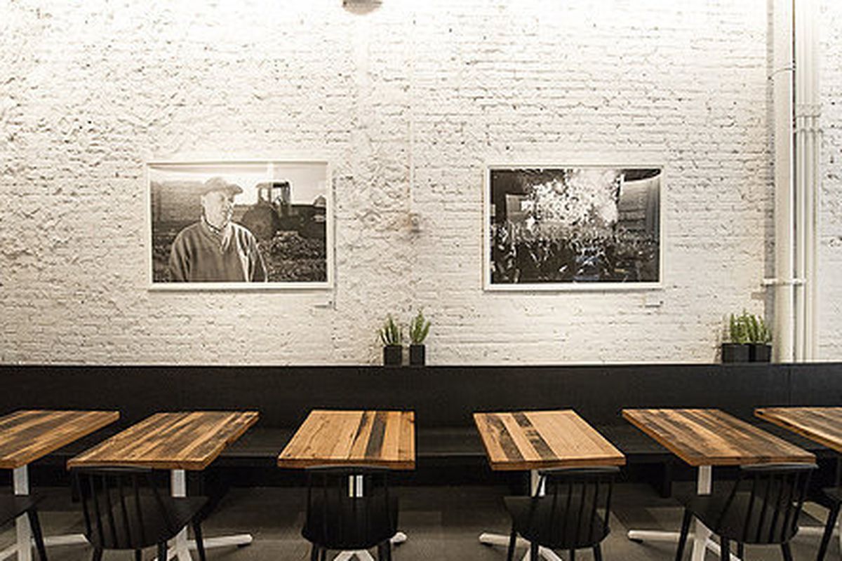 <a href="http://ny.eater.com/archives/2013/07/sweetgreen_opening_alert.php">Sweetgreen, NYC</a> 