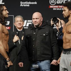 Elias Theodorou and Eryk Anders square off at UFC 231 weigh-ins.