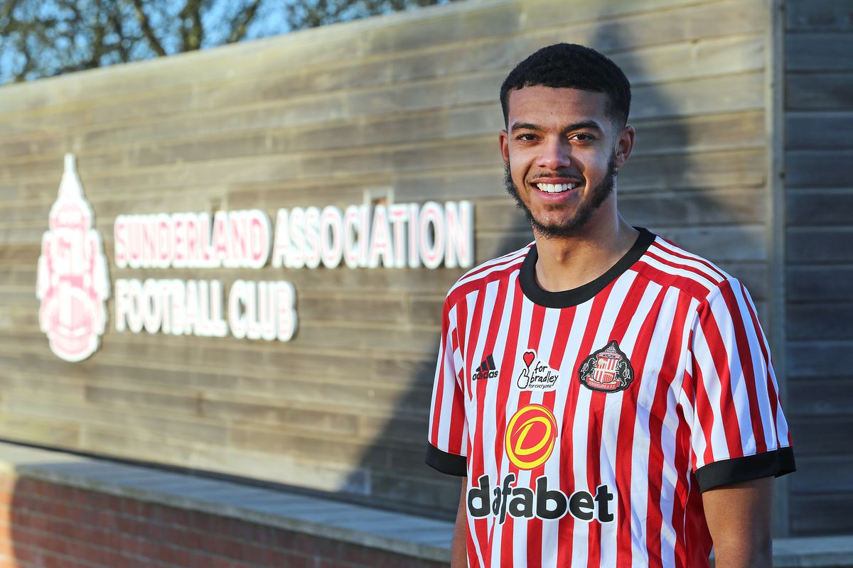 Sunderland Unveil New Loan Signing Jake Clarke-Salter