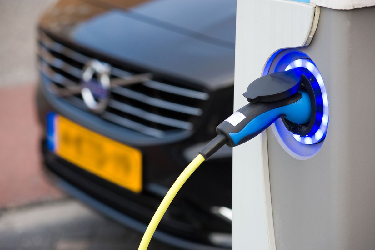 electric vehicle charger (SHUTTERSTOCK)