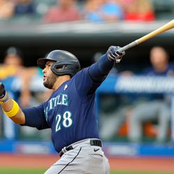 CLEVELAND, OH - SEPTEMBER 02: Seattle Mariners third baseman Eugenio Suarez (28) fouls off a pitch during the first inning of the Major League Baseball game between the Seattle Mariners and Cleveland Guardians on September 2, 2022, at Progressive Field in Cleveland, OH.