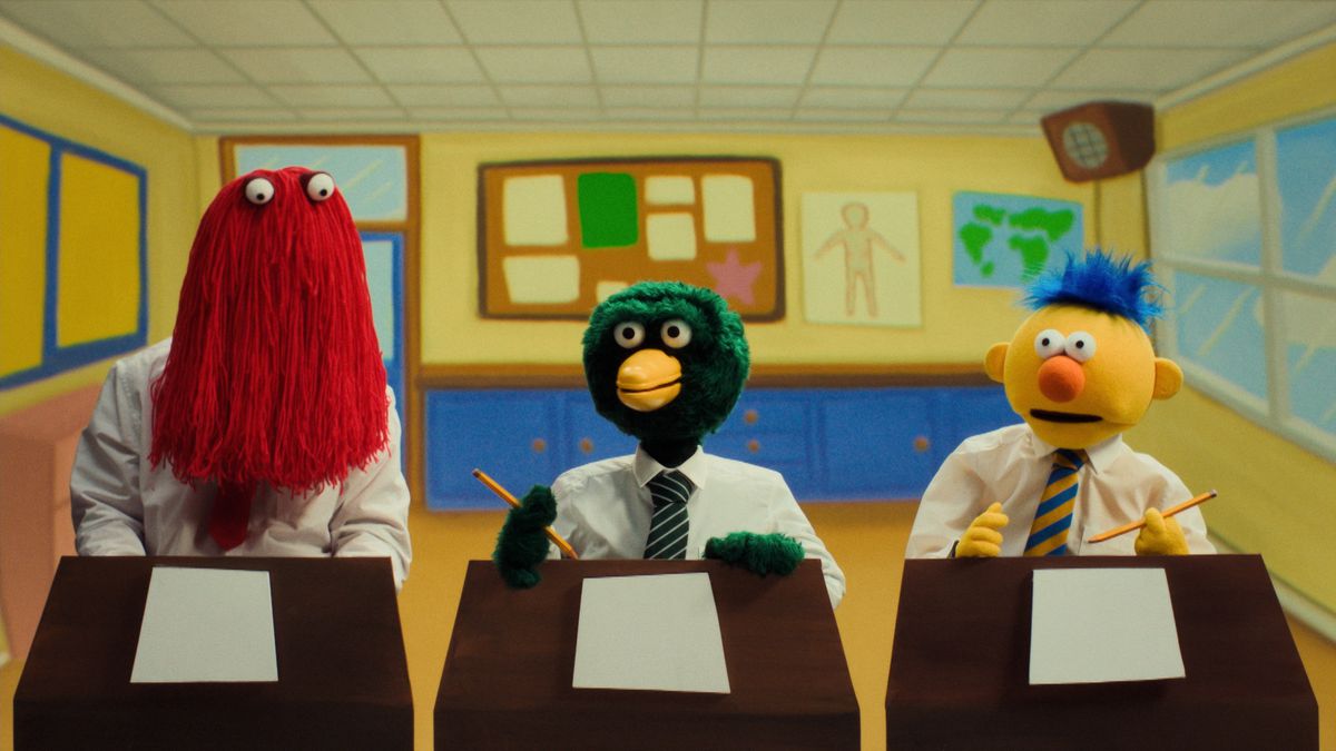 Red Guy, Duck ve Yellow Guy okulda