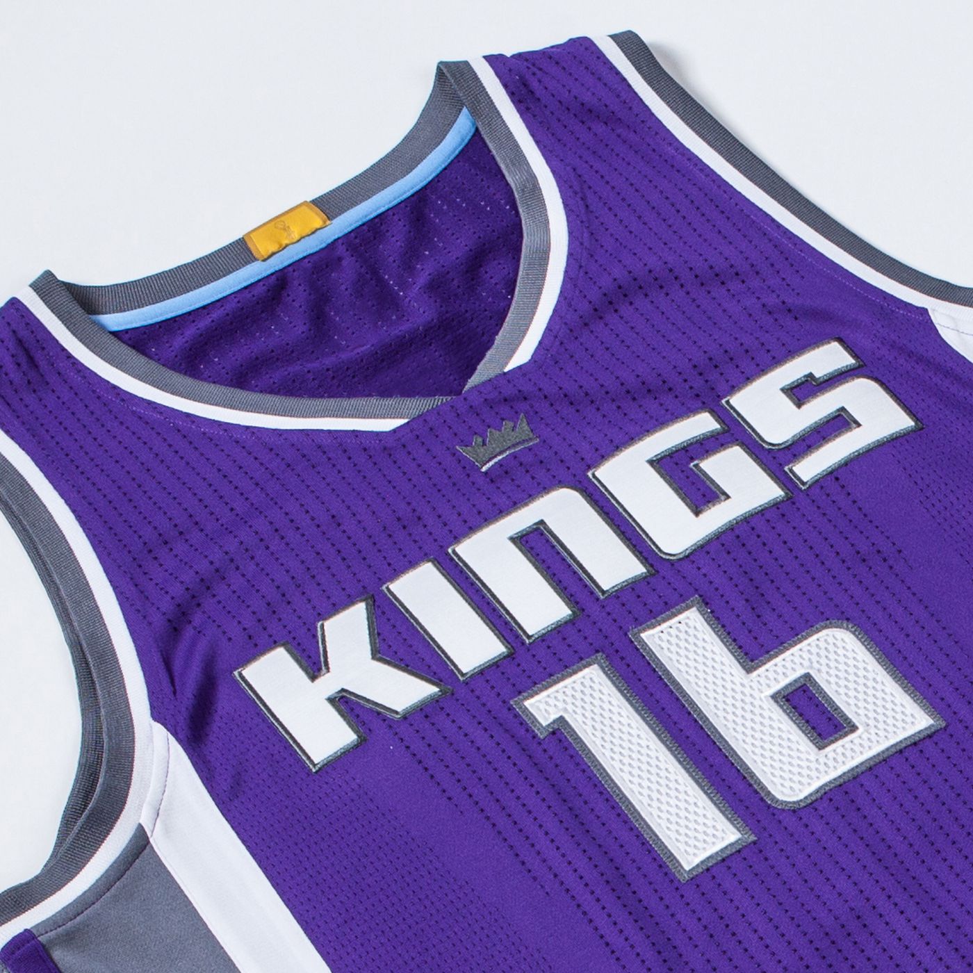 Sacramento Kings officially unveil new jerseys for 2016-17 season ...