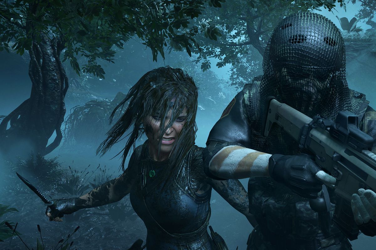 Shadow of the Tomb Raider - Lara about to stab an enemy soldier from behind