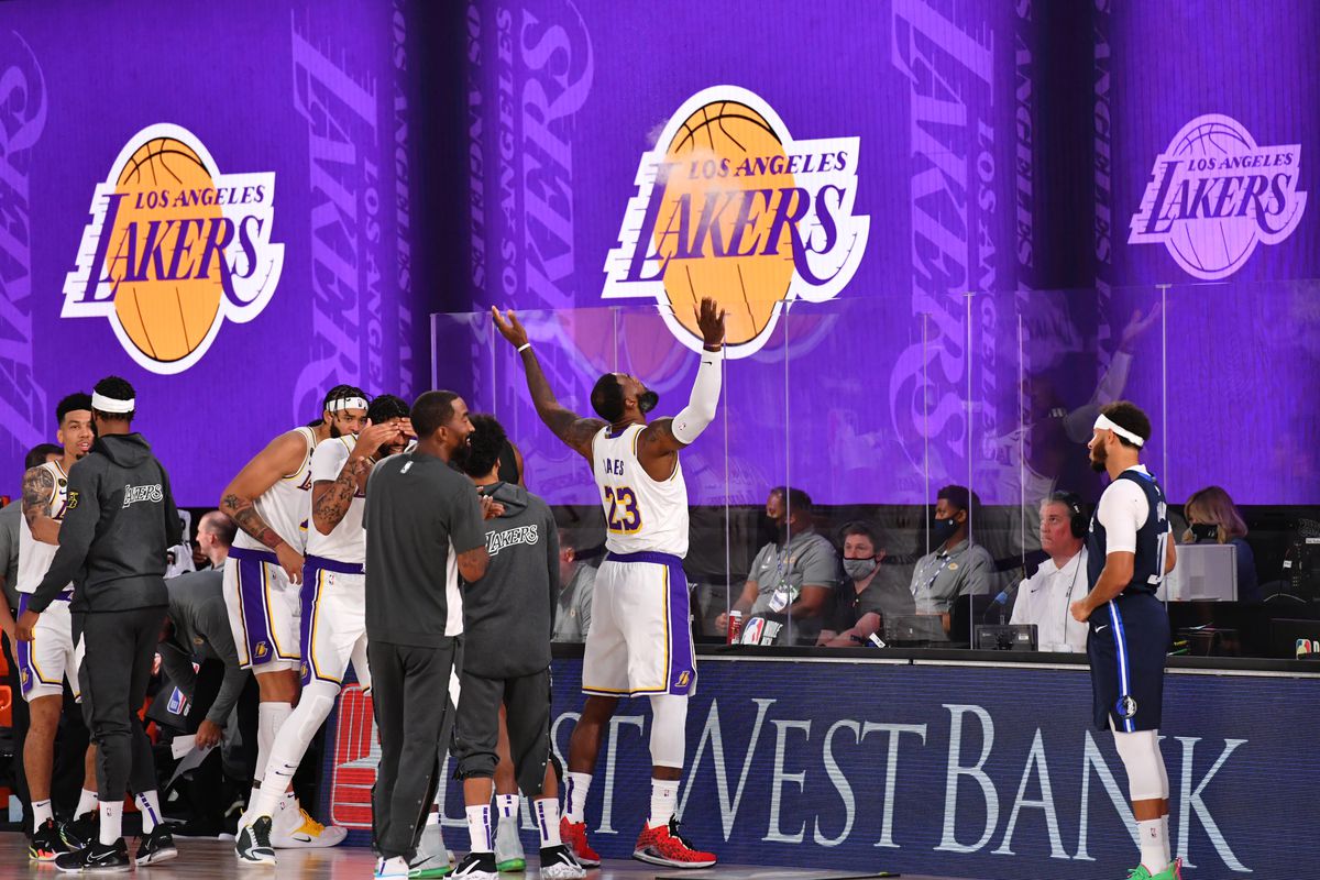 Dallas Mavericks v Los Angeles Lakers