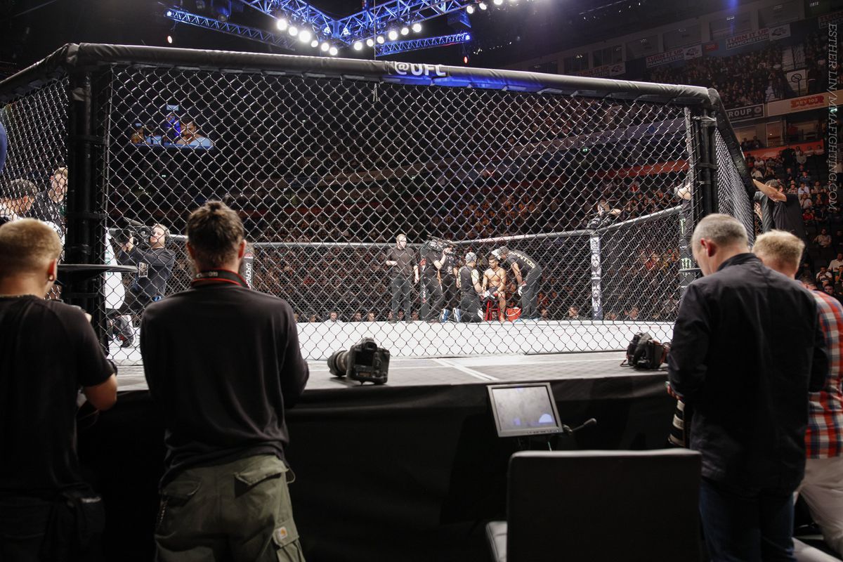 The empty chair where Jeff Mullen should have been in between the first and second rounds of the UFC 204 fight between Leonardo Santos and Adriano Martins.