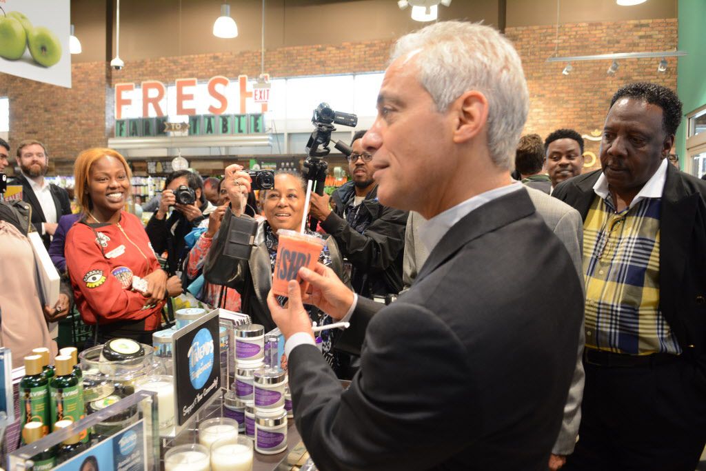 Mayor Rahm Emanuel holds a smoothie he called “The Mayor’s Special” at the Whole Foods Market. | Brian Jackson/For the Chicago SunTimes