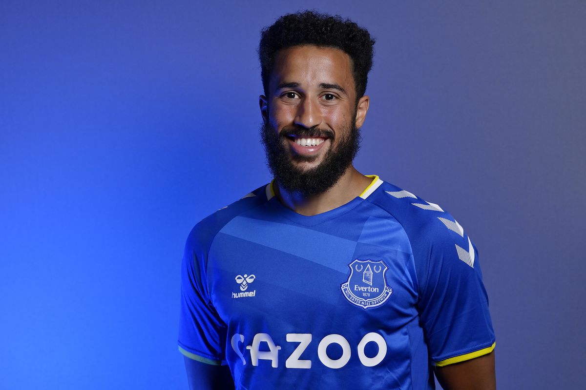 Everton Unveil New Signing Andros Townsend