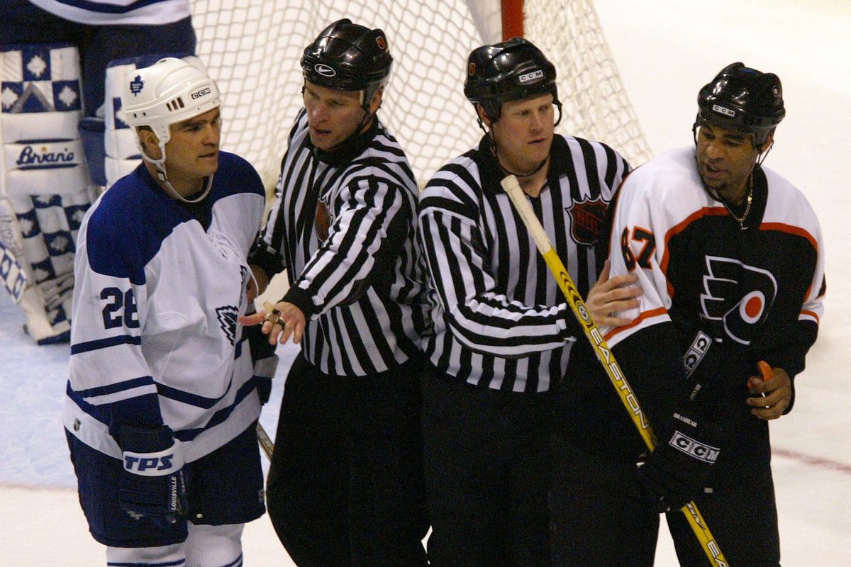 Maple Leafs v Flyers