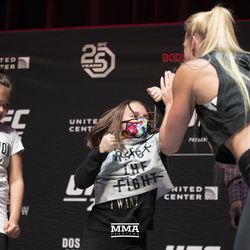 Holly Holm has fun with fans at UFC 225 open workouts.