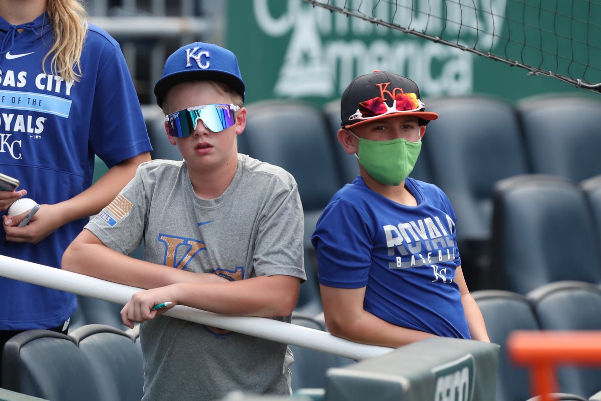 Young Royals fans