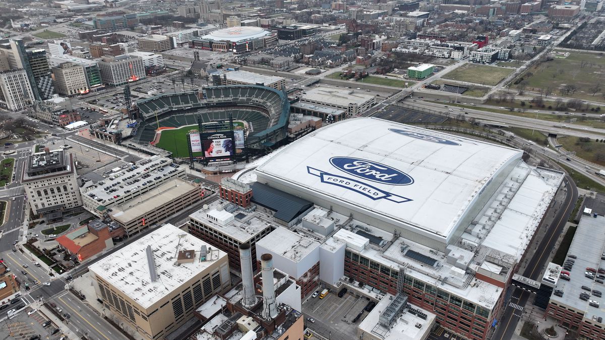 DETROIT, MICHIGAN - DECEMBER 07: A general overall aerial view of Ford Field and Comerica Parkon December 07, 2023 in Detroit, Michigan. (Photo by Kirby Lee/Getty Images).