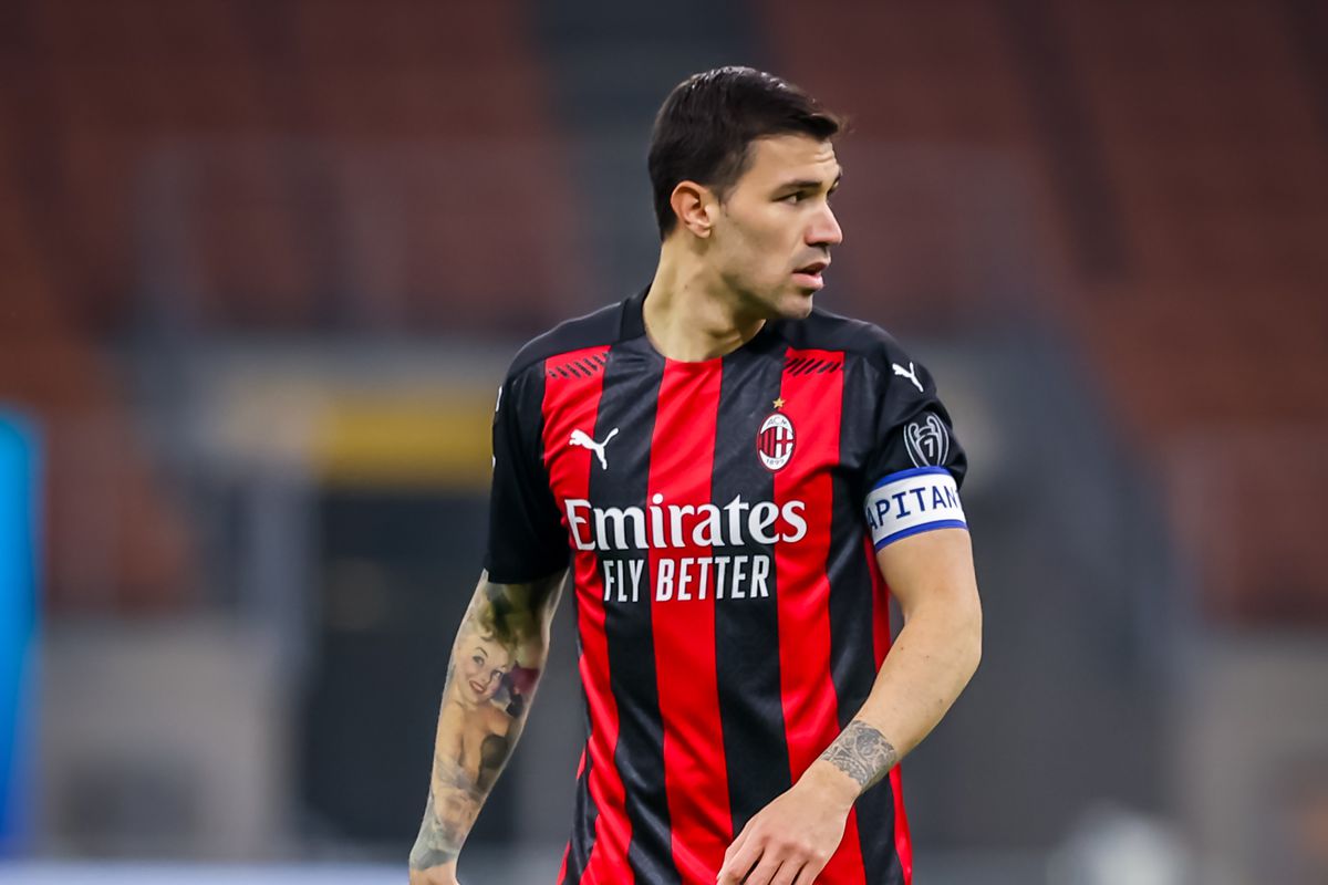 Alessio Romagnoli of AC Milan reacts during the Serie A 2020...