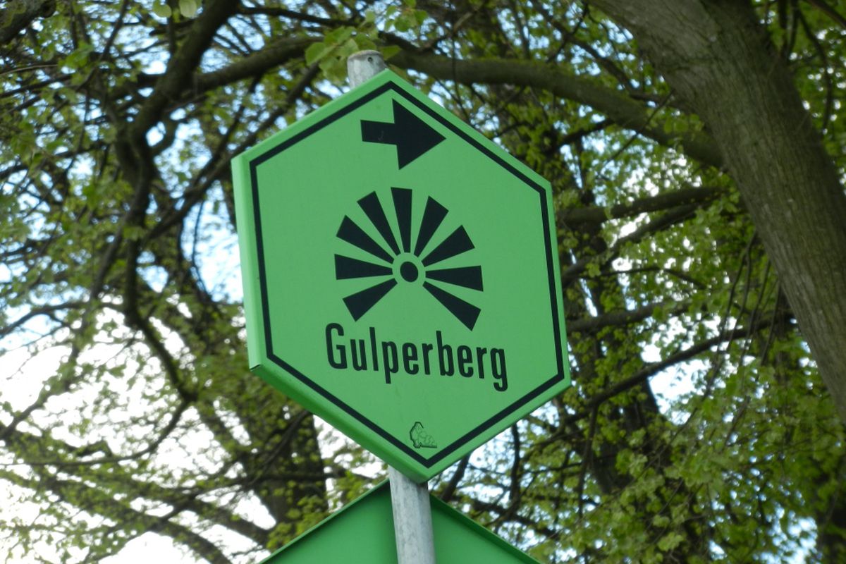 Gulperberg sign