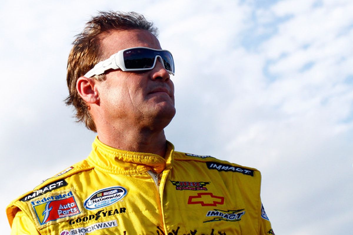Kenny Wallace will drive for RAB Chevrolet for the 2011 NASCAR Nationwide Series season.