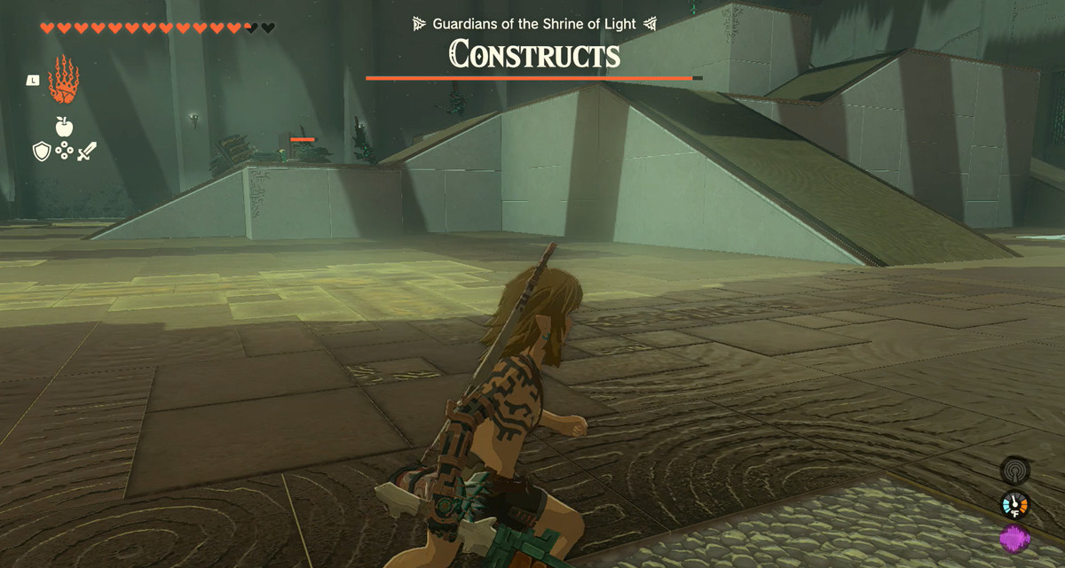 Link sneaking along the back of the Shrine