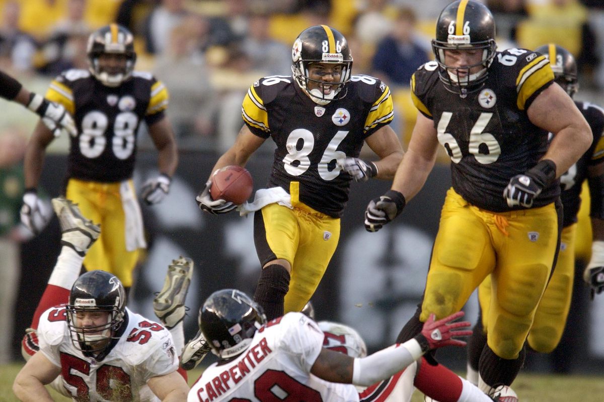 Pittsburgh Steelers’ receiver Hines Ward (86) carr