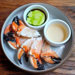 <A href="http://www.eater.com/2014/6/20/6204869/the-road-to-the-38-roses-luxury-in-washington-dc">Rose's Luxury in Washington D.C.: Jonah crab claws.</a>