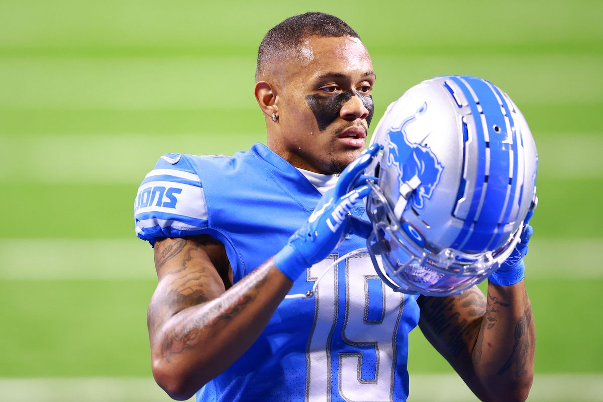 Kenny Golladay #19 of the Detroit Lions during warm ups before a game against the New Orleans Saints at Ford Field on October 4, 2020 in Detroit, Michigan.