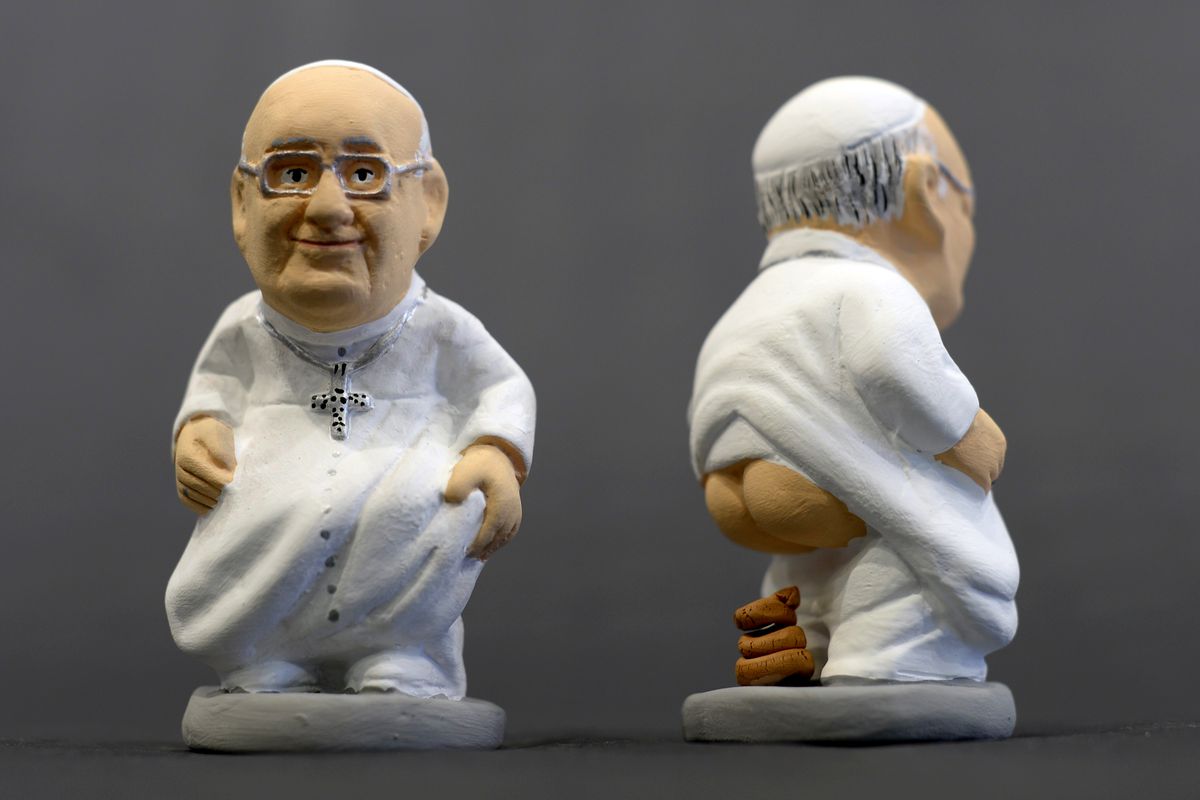 Pope Francis caganer