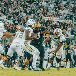 UCF squashes the Yellow Jackets, 27-10