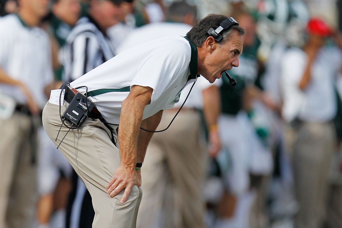 Hype-man Dantonio dropping the "Mic check, Mic Check 1-2" on the sidelines.