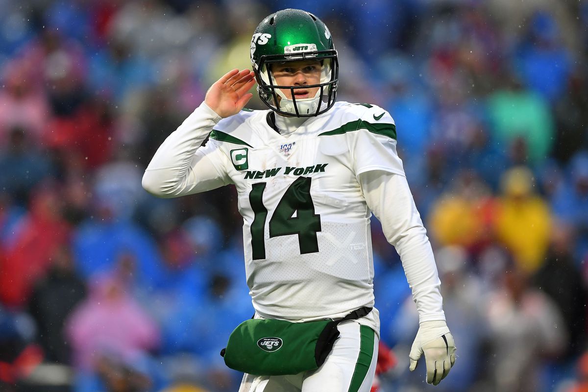 New York Jets quarterback Sam Darnold looks on against the Buffalo Bills during the fourth quarter at New Era Field.