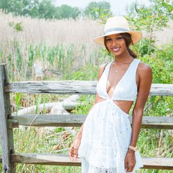 Jasmine Tookes kept her white look even cooler with a fedora...
