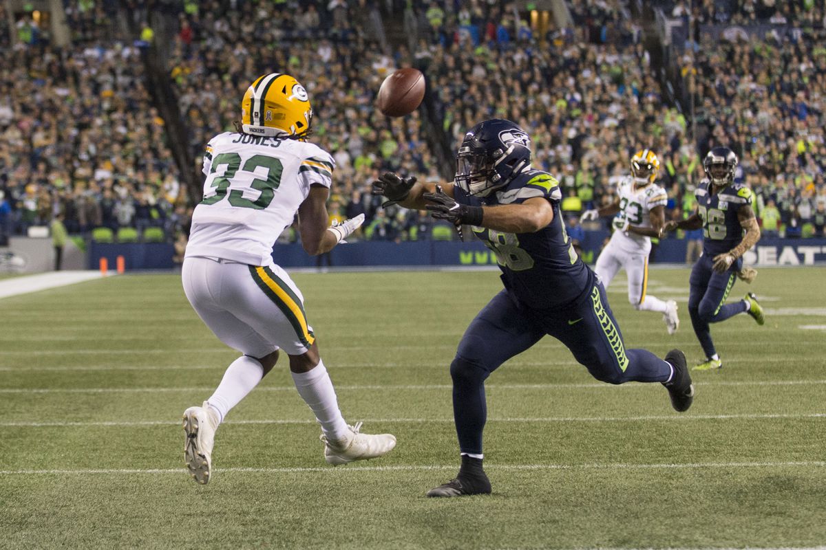 NFL: Green Bay Packers at Seattle Seahawks
